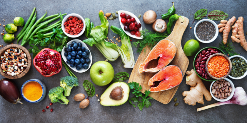 How to Eat During the Four Phases of the Menstrual Cycle
